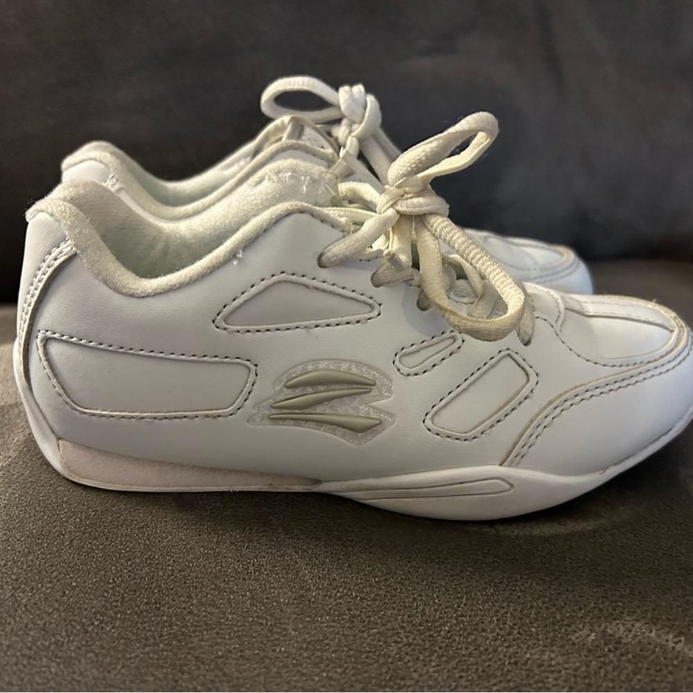 Zephz Cheer Shoes